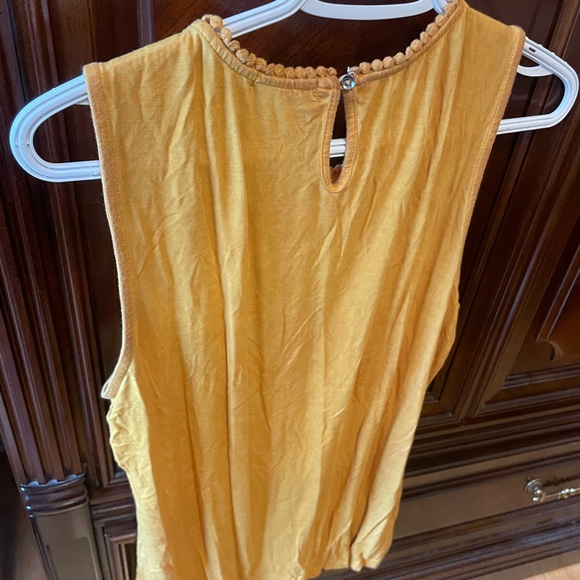 Ricki’s mustard large too stretchy and in mint condition - Picture 2 of 4